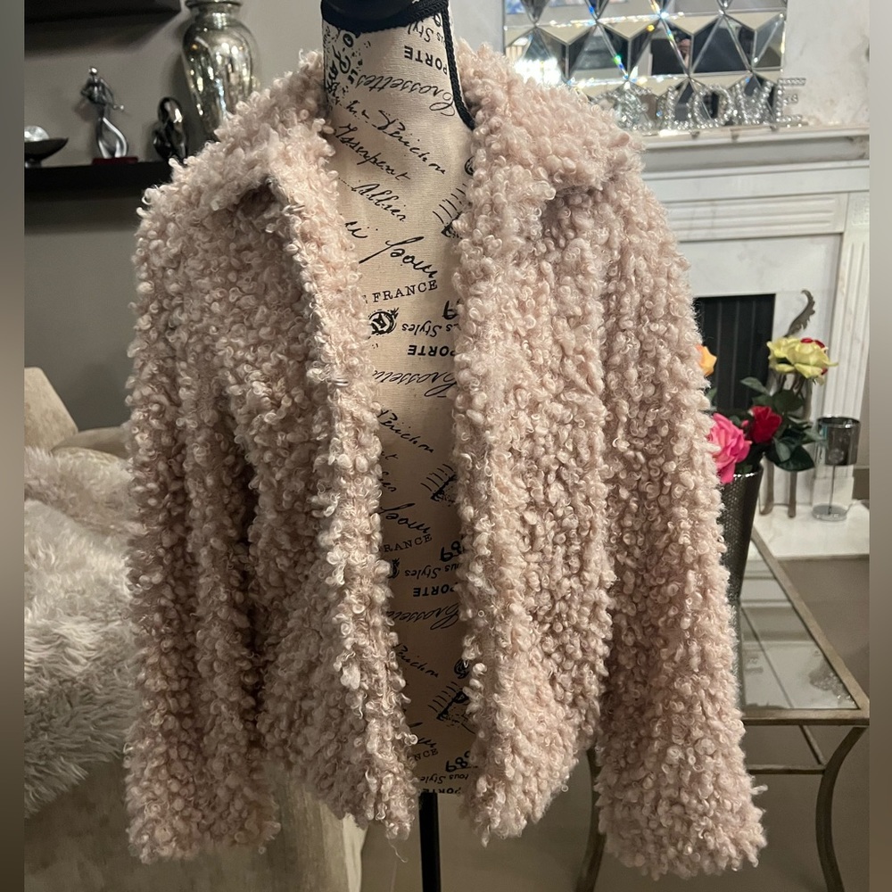 Max Studio Pale Pink Champagne Faux Fur Teddy  Jacket - Picture 8 of 16